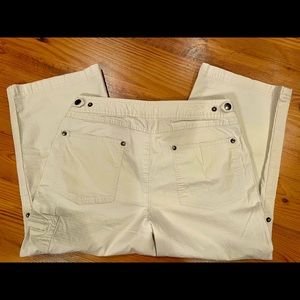 Danskin Now Capris S(4/6). Color is “Sandy Beach”